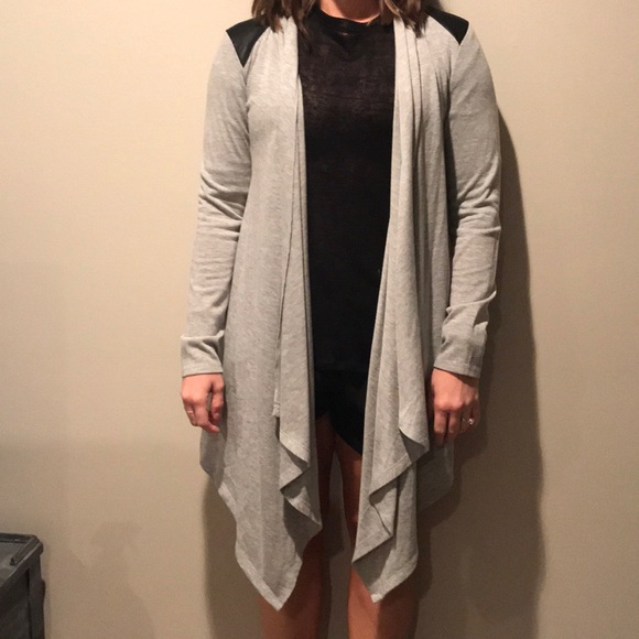 Gianni Bini Sweaters - Women’s Gianni Bini Heather Gray Sweater